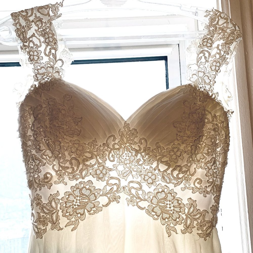 GUC Size 10 Mori Lee Wedding Dress (27” Waist fits like size 6-8)